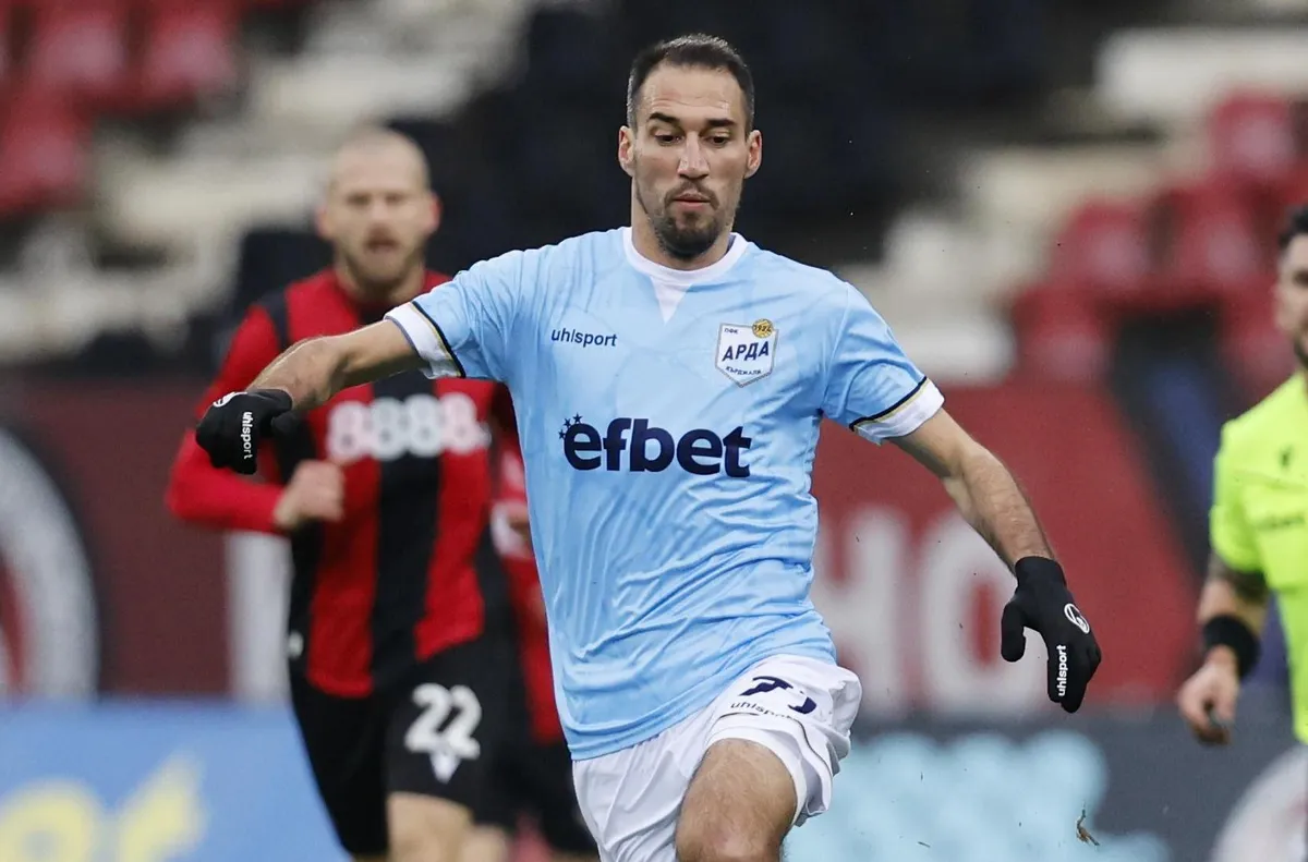 ОФИЦИАЛНО: Ивелин Попов обяви края на кариерата си