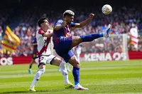 Барселона беше близо да се опари, но победи Райо Валекано