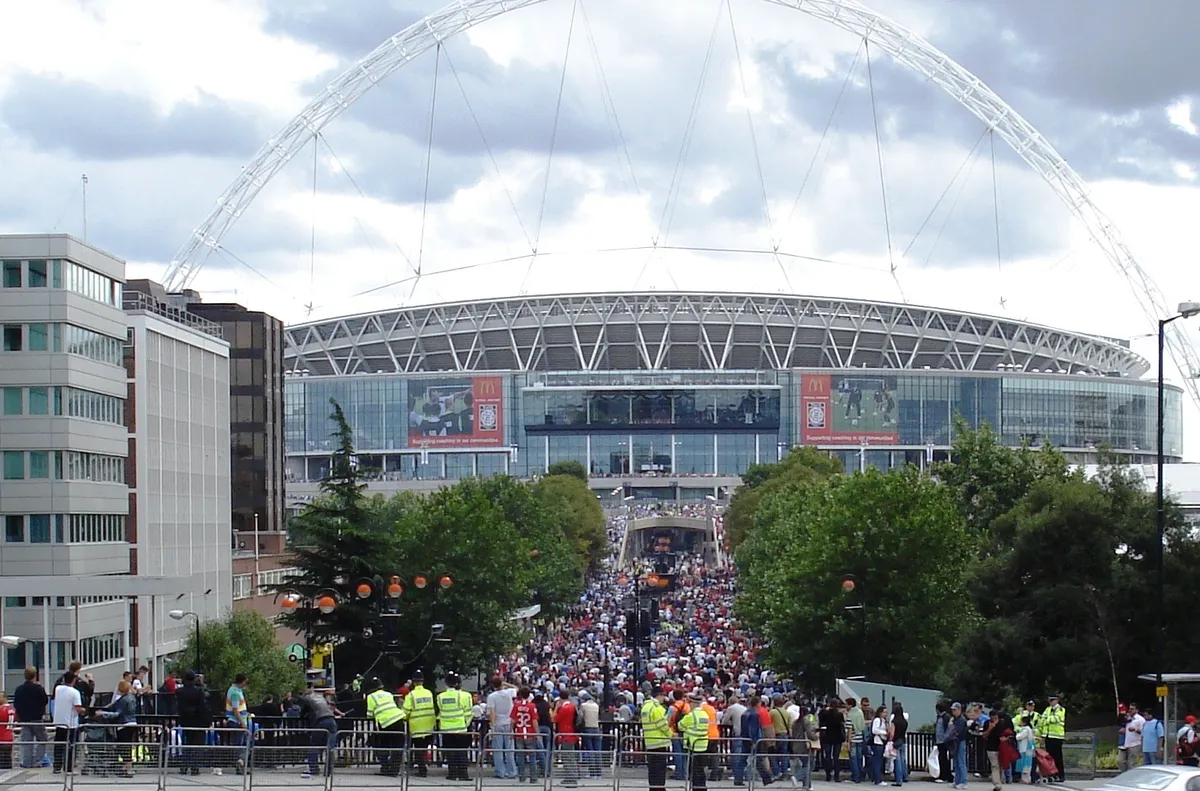 Решено: Мачът за “Къмюнити Шийлд” няма да е на „Уембли“