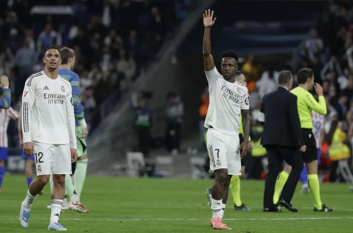 Флорентино Перес настоява Винисиус да подпише нов договор