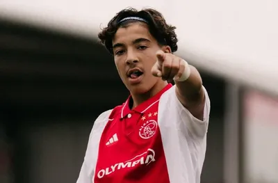 Халф на Аякс отказа на Белгия и ще играе за Мароко