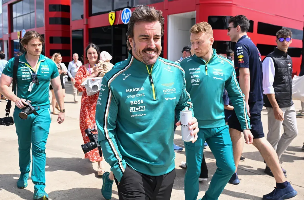 Фернандо Алонсо чака първо дете