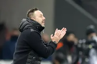 Де Дзерби не иска в Тотнъм преди края на сезона във Висшата лига