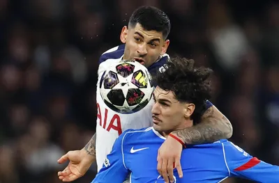 Тотнъм гони Ромеро