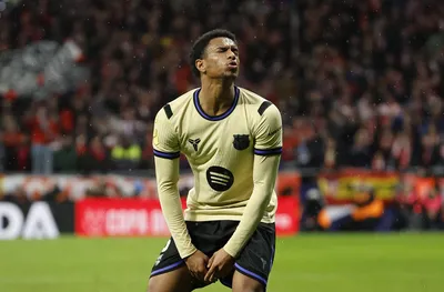 В Испания: Манчестърските грандове следят защитник на Барселона