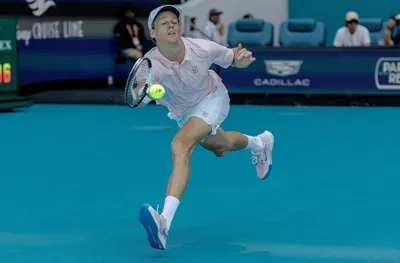 Полуфиналите при мъжете в Маями носят два полюсни сюжета