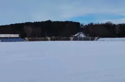 Сняг отложи мача на лидера на Югозапад