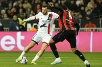 ПСЖ няма да продава Кварацхелия