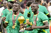 Сенегал показа трофея от КАН, не мисли да го връща (ВИДЕО)