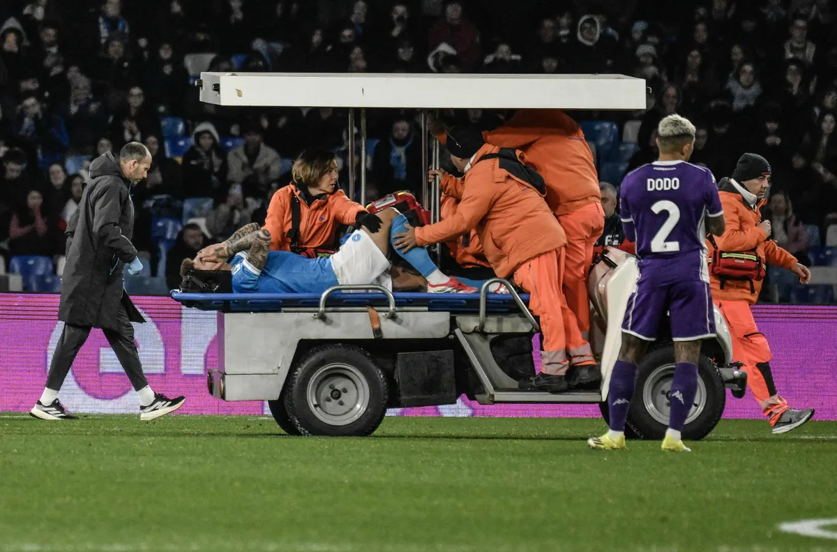 Наполи изгуби капитана си за още един месец