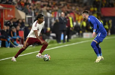 Испанският лагер успокои Барселона за Ямал