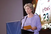 Весела Лечева поднесе съболезнования към семейството на Боби Михайлов