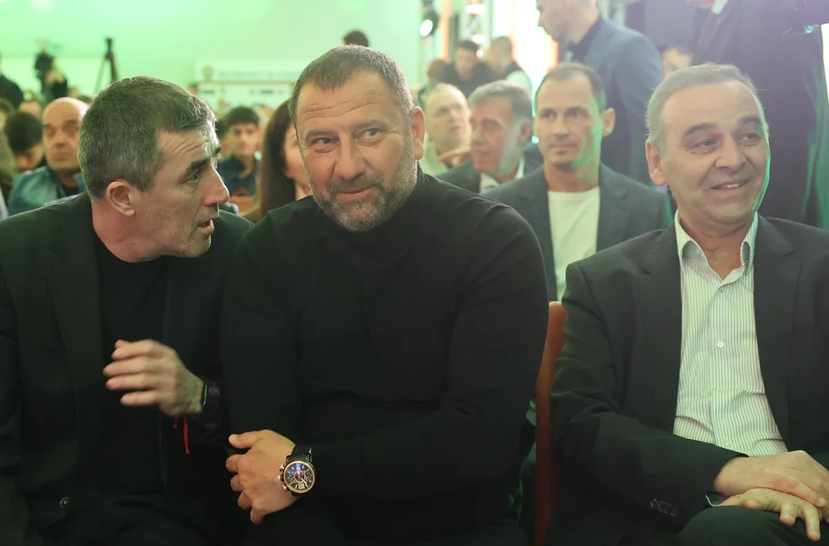 Александър Александров нападна Стилиян Петров и Георги Градев