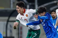 Червен картон спря младежите ни да бият Азербайджан