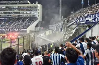 Трагедия в Перу: Стадион рухна преди дерби