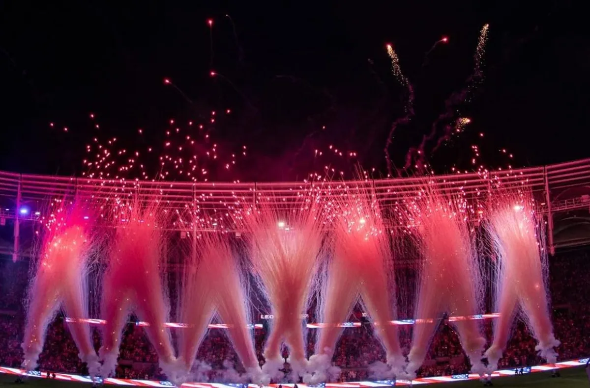 Меси и Суарес вкараха, но Интер Маями не спечели първия мач на новия си стадион