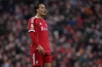 Ван Дайк се извини на феновете на Ливърпул