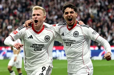 Айнтрахт и Кьолн си размениха набързо по два гола