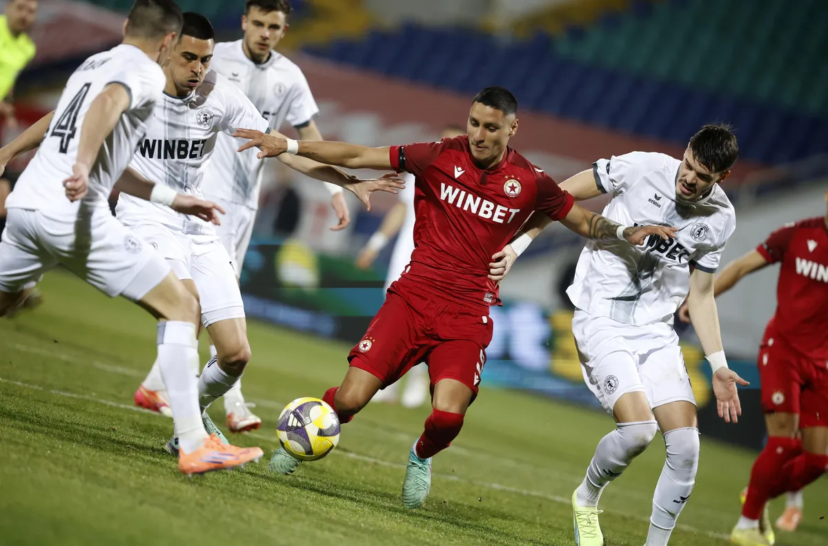 Бруно Жордао и Годой "висят" за Левски