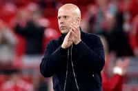 Слот има последен шанс да спаси поста си