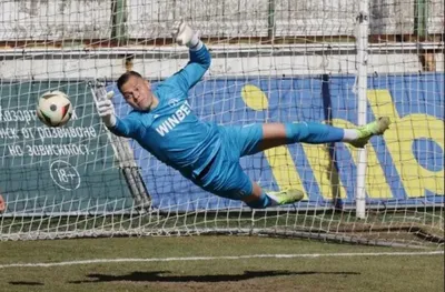 Левски, ЦСКА и Лудогорец следя вратаря на Локо (Пд)