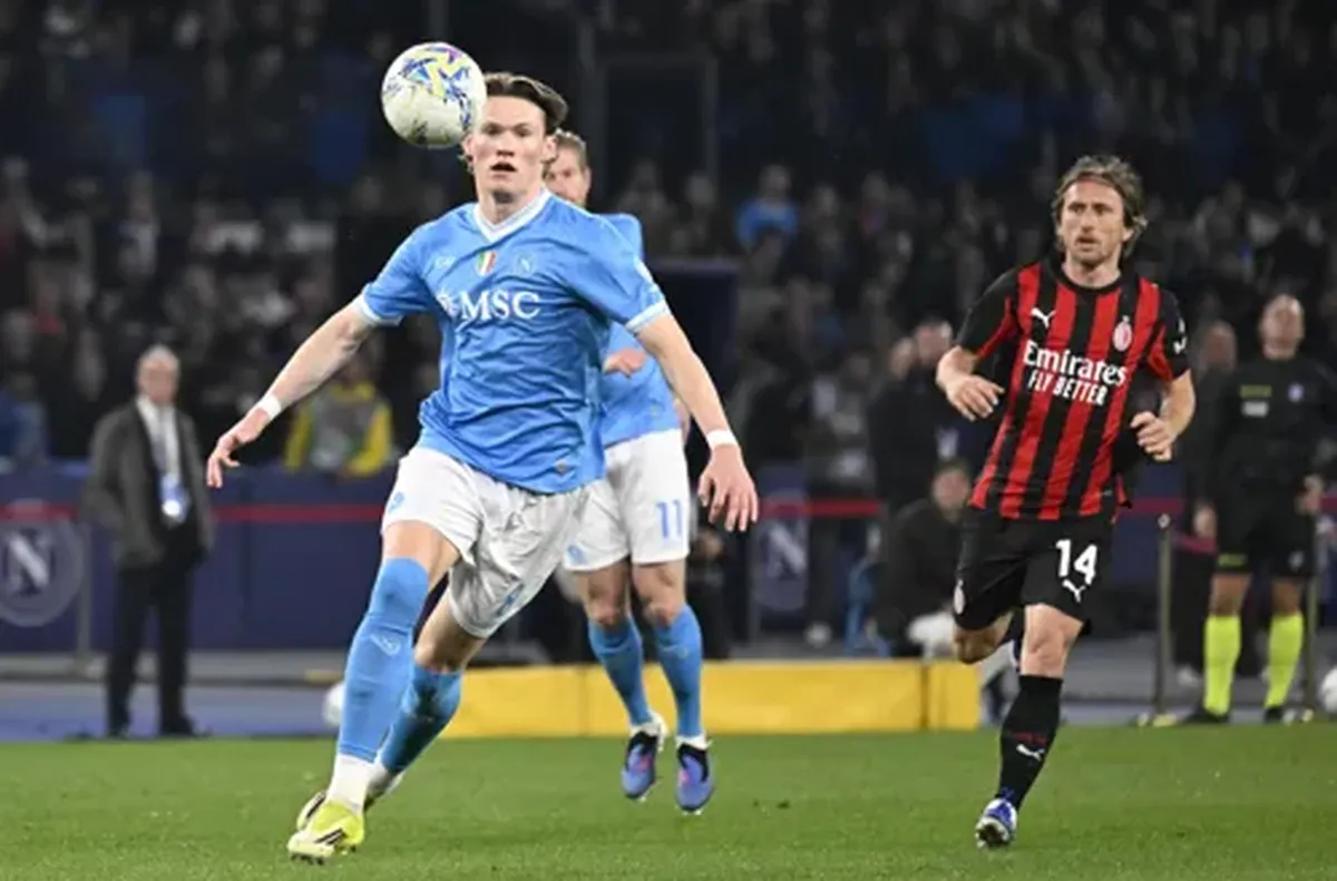 Наполи смълча Милан в битката за второто място в Серия А (ВИДЕО)