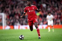 Конате иска да остане в Ливърпул