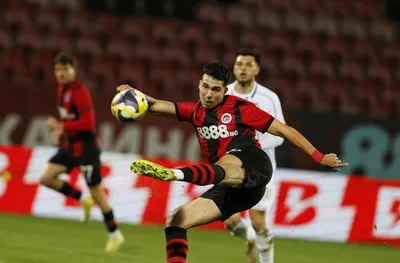 Локомотив София чака Берое в Надежда