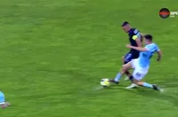 Нов скандал! Безумен червен картон помогна на Левски