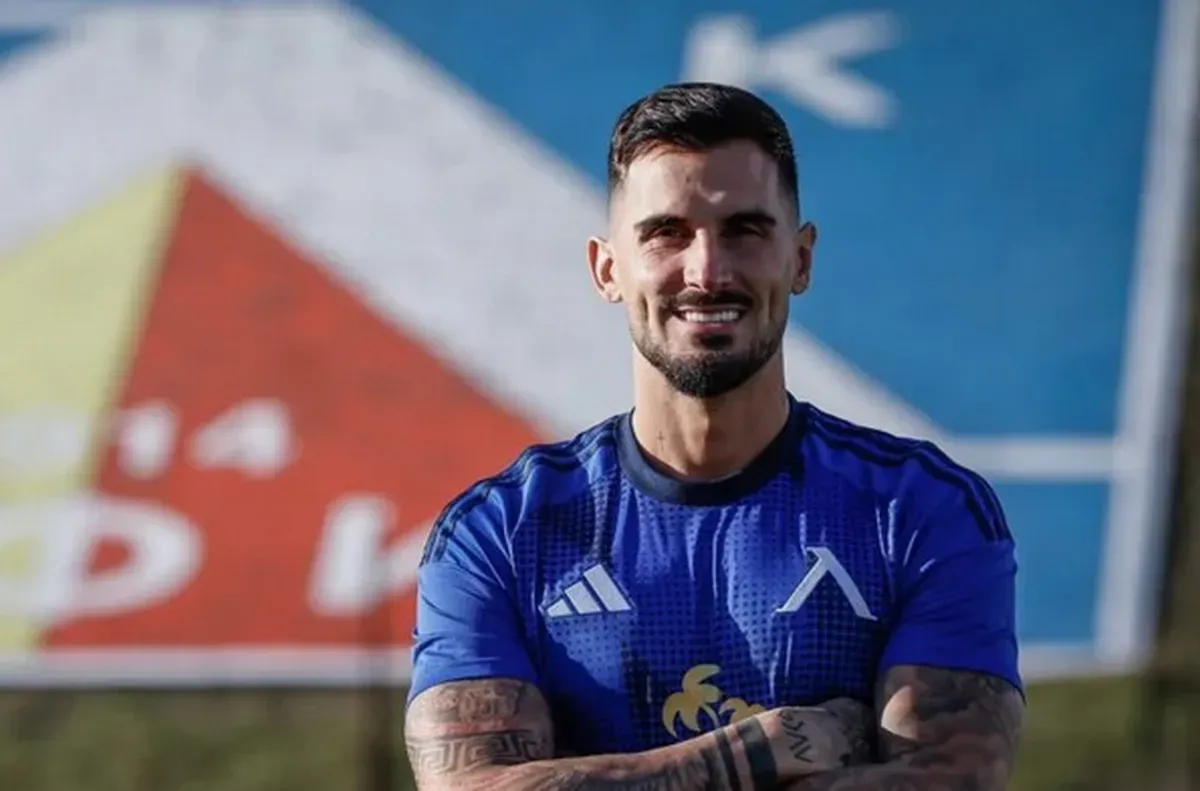 Вирус повали нападател на Левски