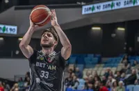 Локомотив ликува в баскетболното пловдивско дерби