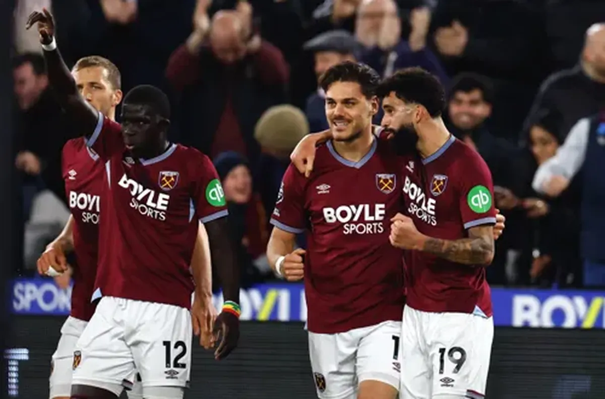 Уест Хем разби Уулвс и изпрати Тотнъм при изпадащите (ВИДЕО)