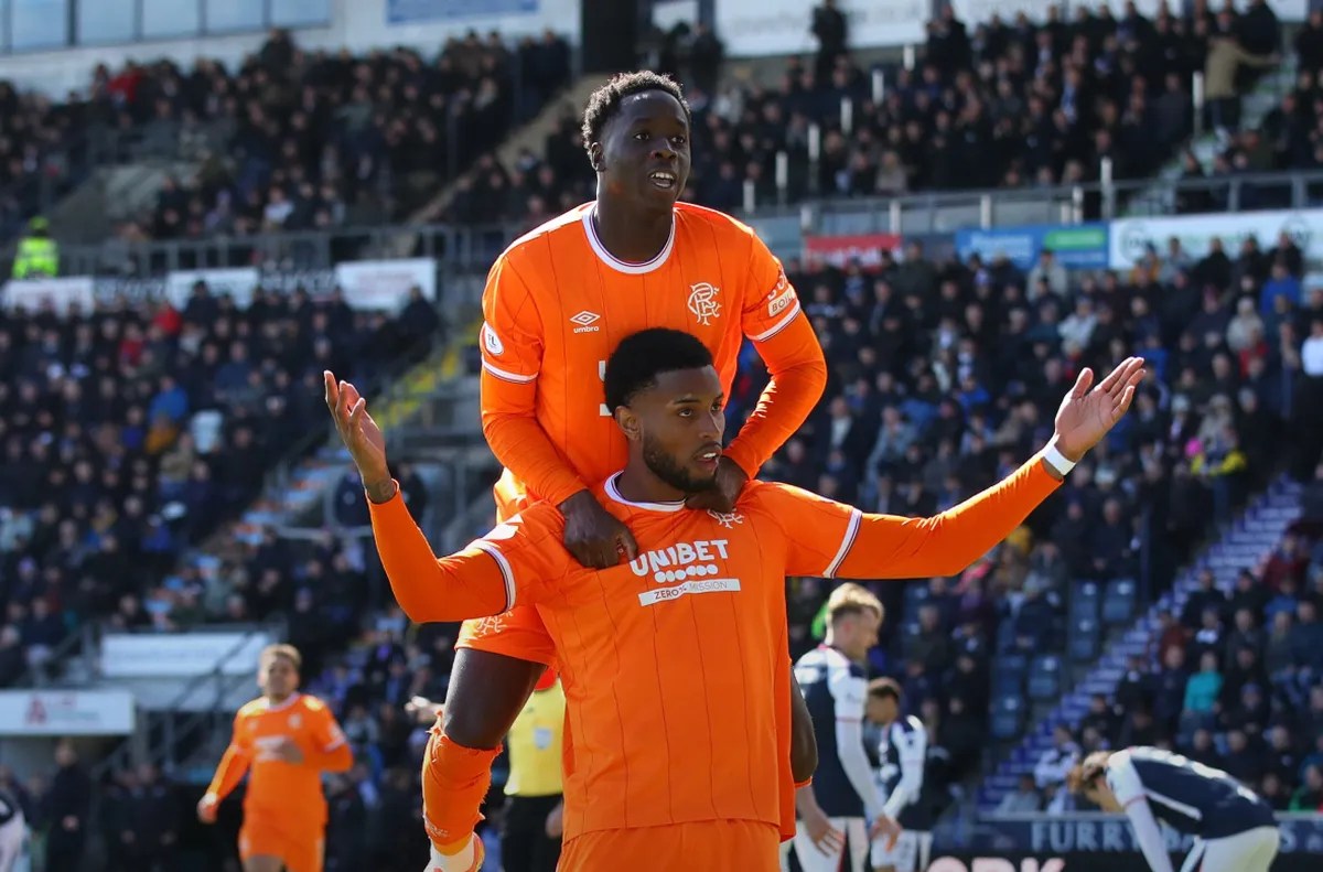 Рейнджърс направи обрат до 6:3 и се върна в битката за титлата