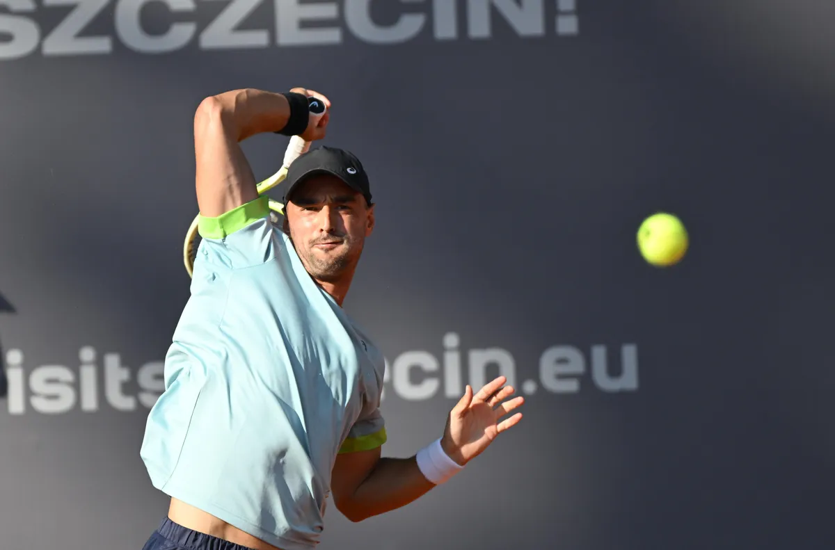 Кузманов стартира с победа в квалификациите на Чалънджъра в Португалия