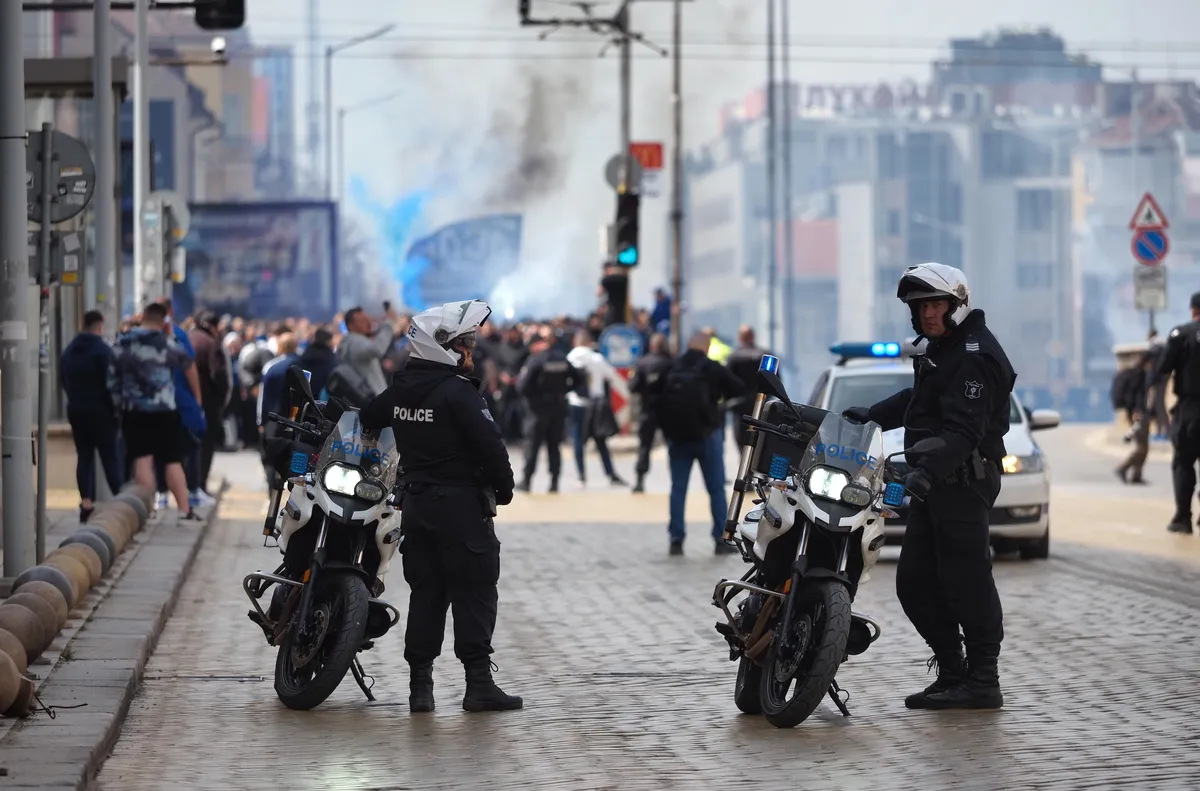 Синьото шествие тръгна  към “Васил Левски” (СНИМКИ)