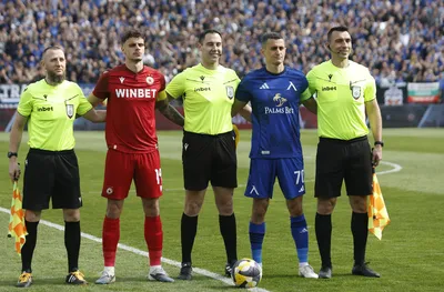 Левски опитал да спре Гребенчарски за дербито