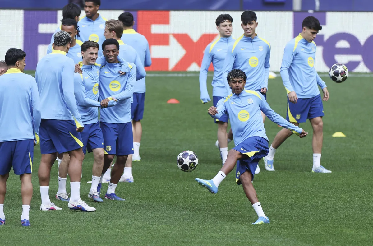 УЕФА не уважи жалбата на Барселона срещу съдийството в първия мач с Атлетико