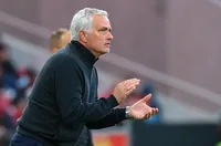 Нападател на Бенфика хвали Моуриньо: Той е специален