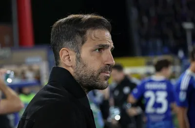 Фабрегас: Малко вероятно е да напусна Комо