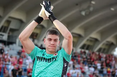 Лапоухов потегля към Русия?