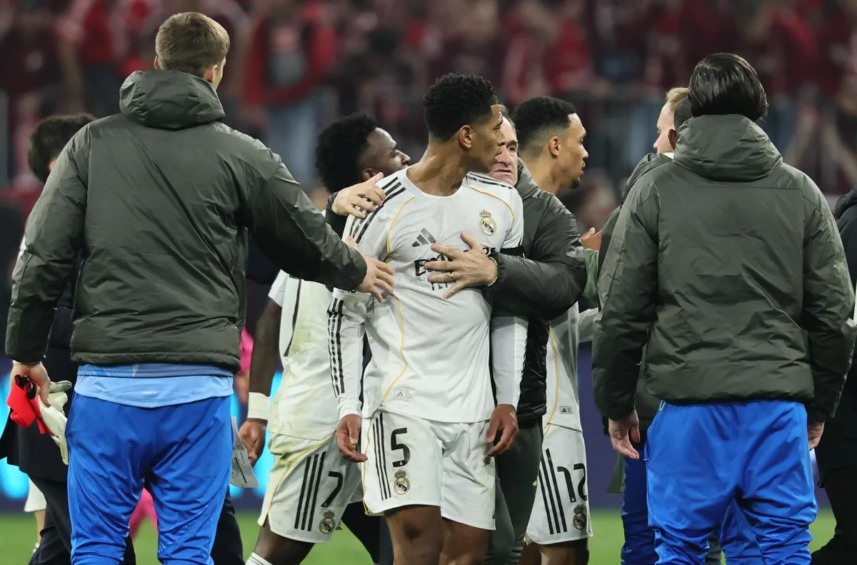 Винисиус крещи на Белингам: Какво искаш? Затваряй си устата!