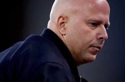 Арне Слот остава начело на Ливърпул и догодина