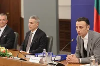 Аман от аматьорщина и популизъм! 