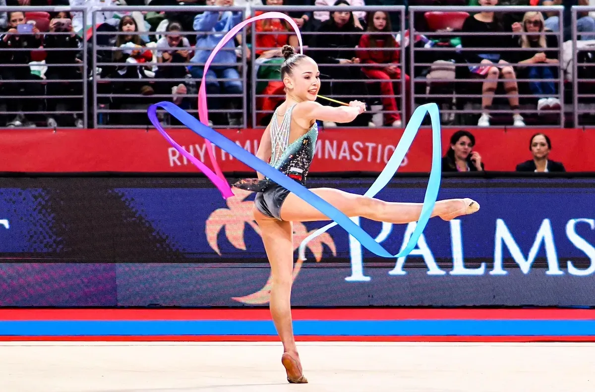 Шесто и осмо място за Стилияна Николова на финалите на бухалки и на лента в Баку