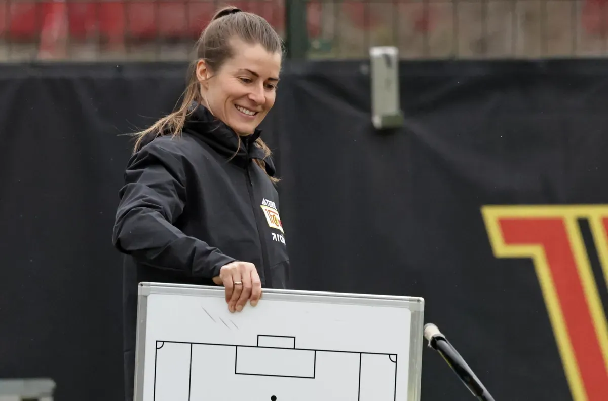 Унион и ГФС осъдиха коментарите срещу треньорката на "железните" 