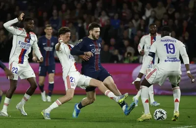 Лион шокира ПСЖ на “Парк де Пренс”