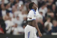 Осъдиха защитник на ПСЖ