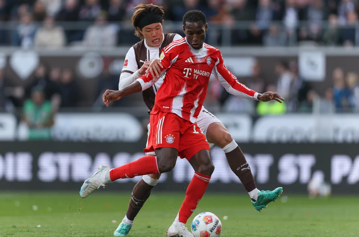 Байерн връща нападател на Челси