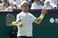 Ветеранът Агут отпадна в Мадрид