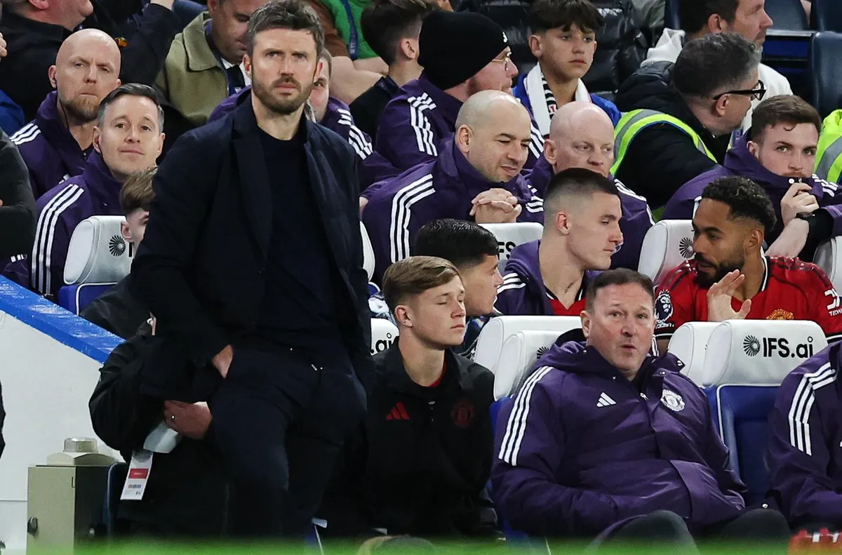 Манчестър Юнайтед още обмисля дали да задържи Карик